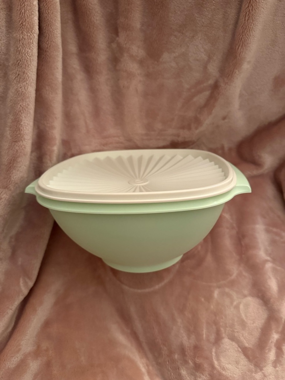 💚Tupperware Servalier Bowl Mint Green 2.8L/ 11 3/4 cups mix prep store serve NEW